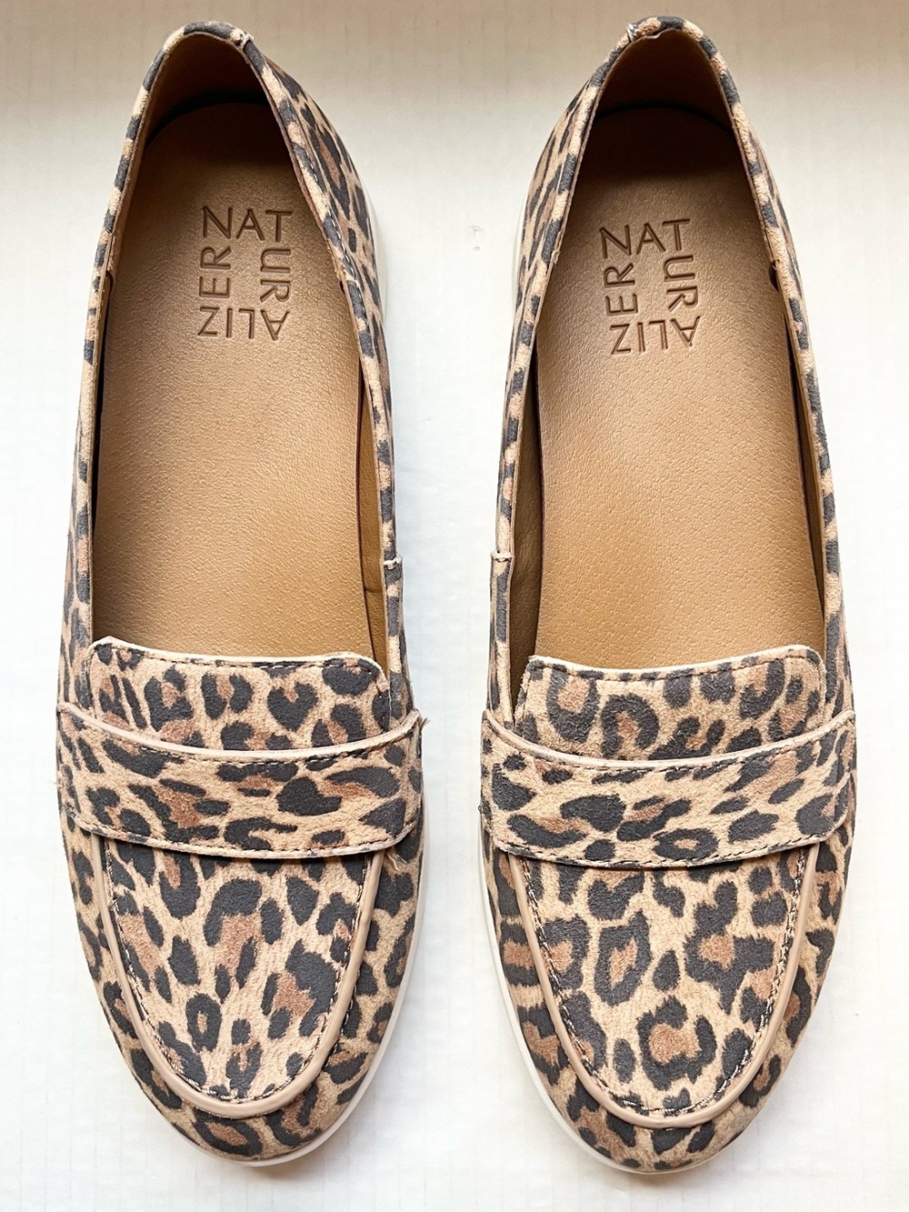 Naturalizer Karis Suede Penny Loafers Like New! Slip-On Comfort Shoes. Size 8